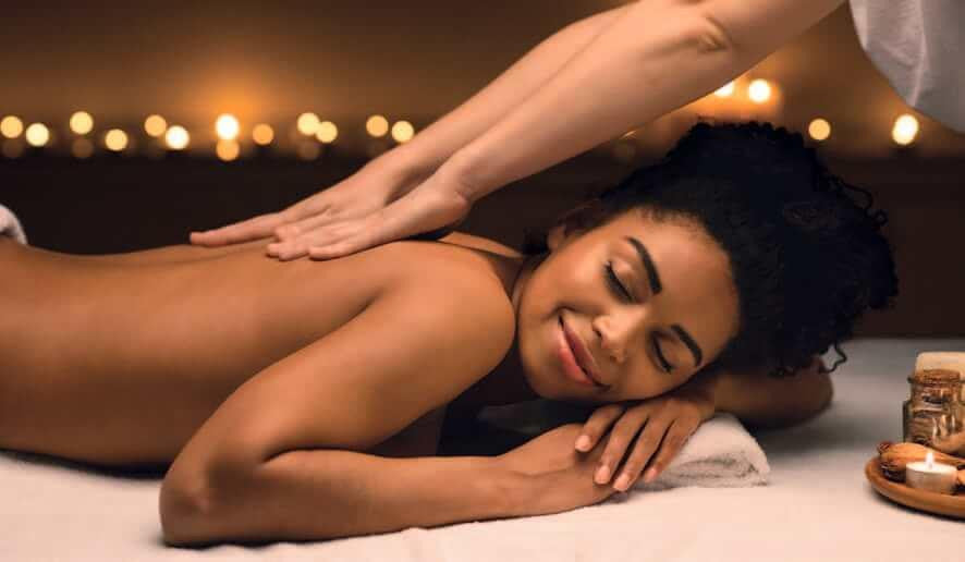 Quels sont les principaux types de massage ? Les différents types de massages et leurs bienfaits ! Massage Découverte , Massage du Dos, Massage Deep Tissu , Massage Femmes Enceinte  , Massage Californien, Massage Suédois , Massage Thaï  , Massage Ayurvédique , Masage Lomi Lomi , Réflexologie Plantaire paradis du bien-etre Paris (8e), à proximité de l'avenue des champs Élysée